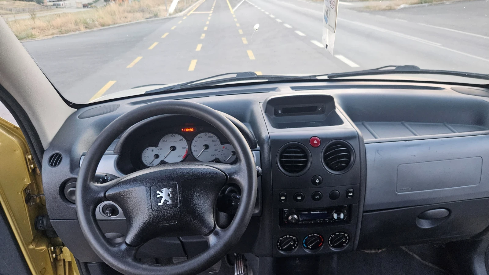 Peugeot Partner 2.0HDI, снимка 12 - Автомобили и джипове - 55226456