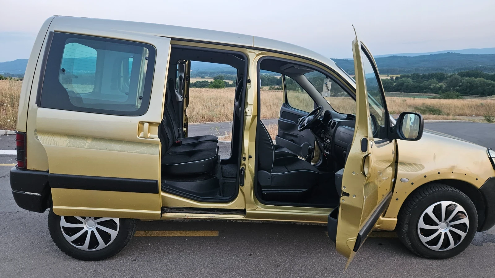 Peugeot Partner 2.0HDI, снимка 9 - Автомобили и джипове - 55226456