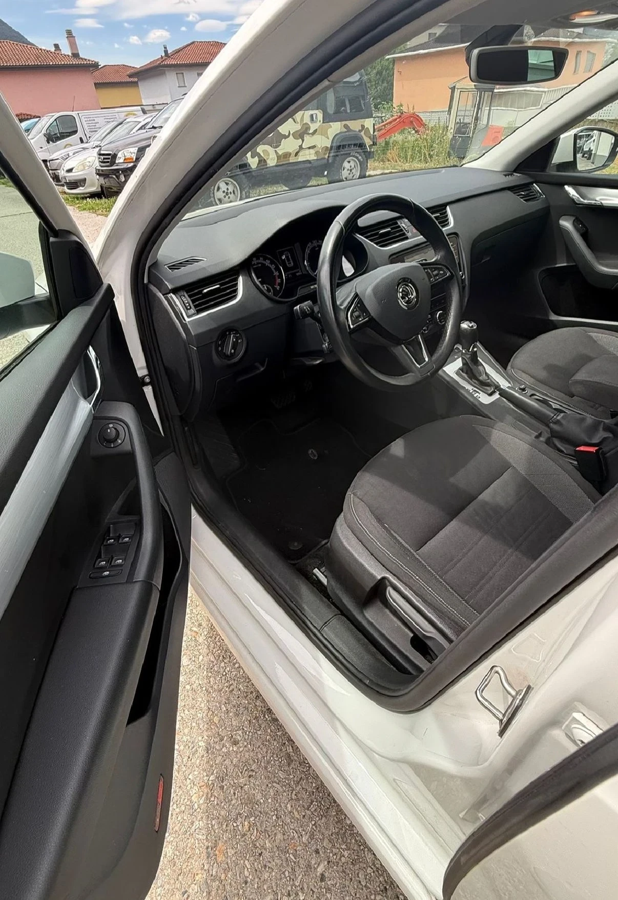 Skoda Octavia, снимка 6 - Автомобили и джипове - 55955711