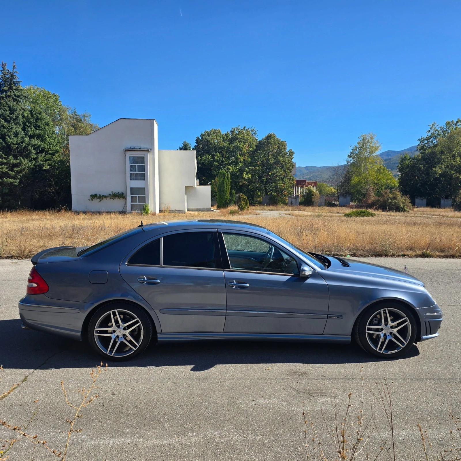 Mercedes-Benz E 320, снимка 6 - Автомобили и джипове - 56346510