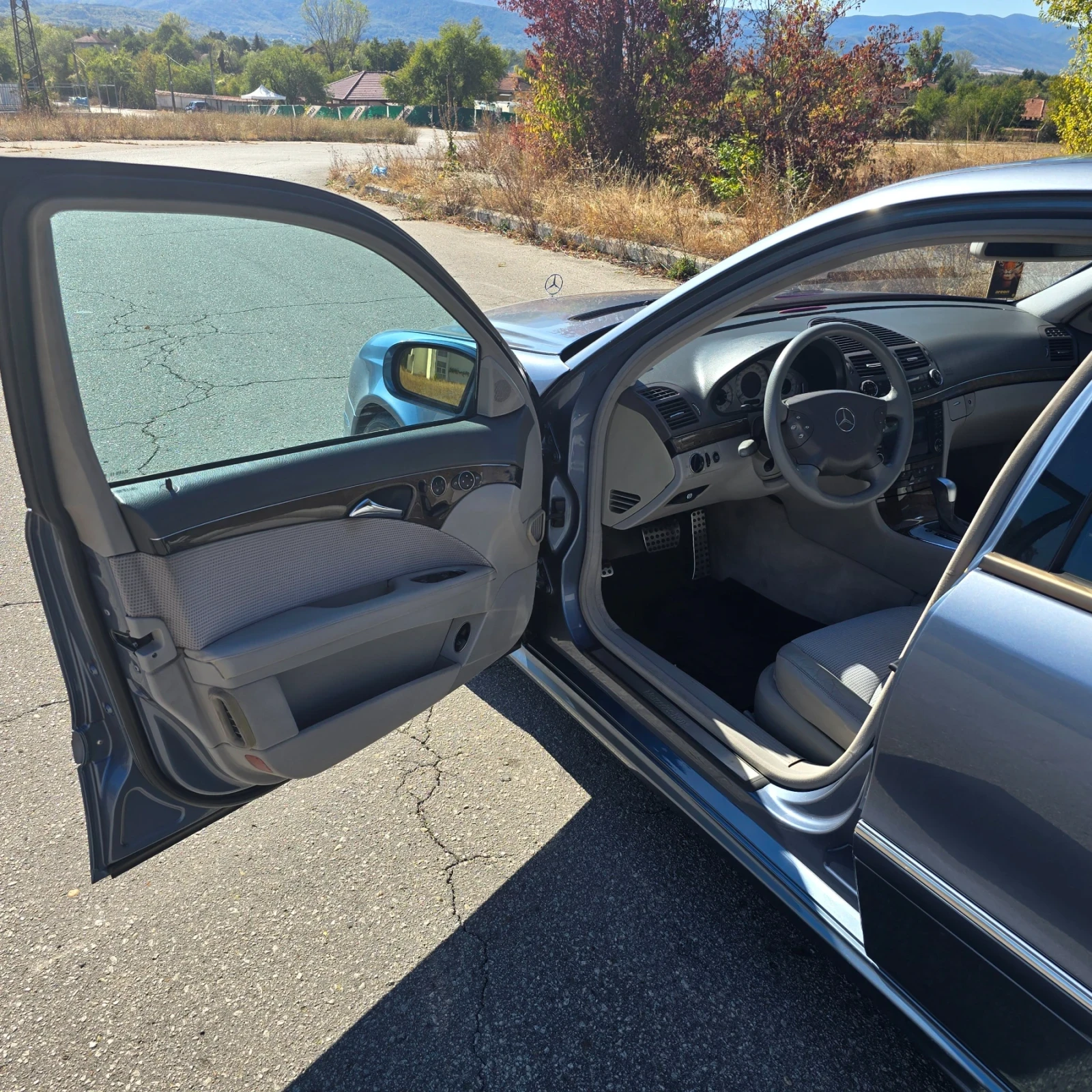Mercedes-Benz E 320, снимка 10 - Автомобили и джипове - 56346510
