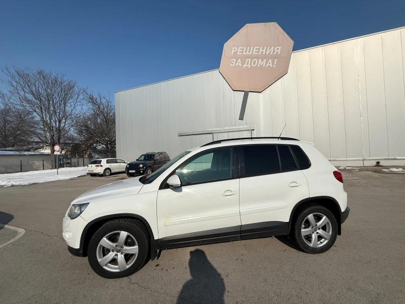 VW Tiguan БАРТЕР* 2.0TDI* Панорама* Теглич, снимка 2 - Автомобили и джипове - 49263297