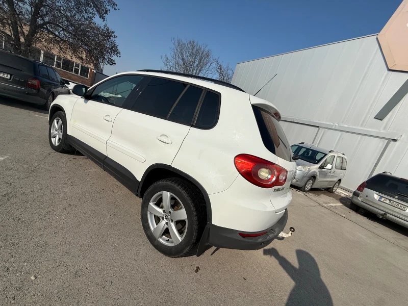 VW Tiguan БАРТЕР* 2.0TDI* Панорама* Теглич, снимка 3 - Автомобили и джипове - 49263297