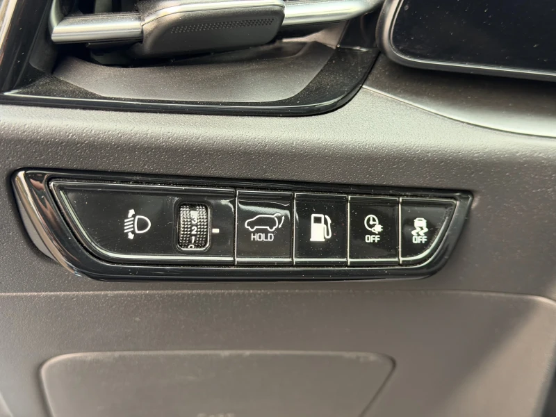 Kia Niro 1.6 GDI PHEV PULSE, сервизна книжка, снимка 15 - Автомобили и джипове - 52332315