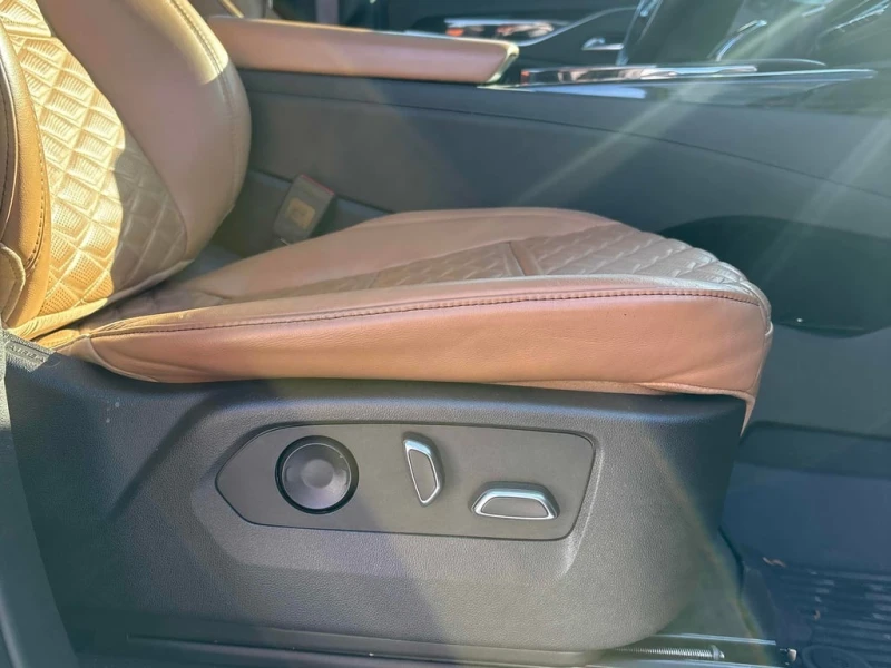 Cadillac Escalade * Sport * CARFAX * 360 КАМЕРИ* ПАНОРАМА* , снимка 14 - Автомобили и джипове - 53409609