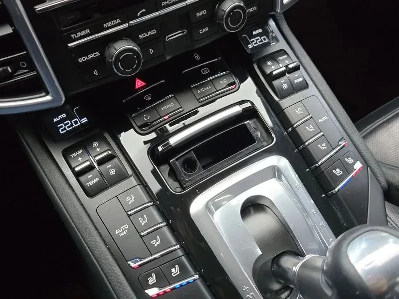 Porsche Cayenne, снимка 17 - Автомобили и джипове - 56724783