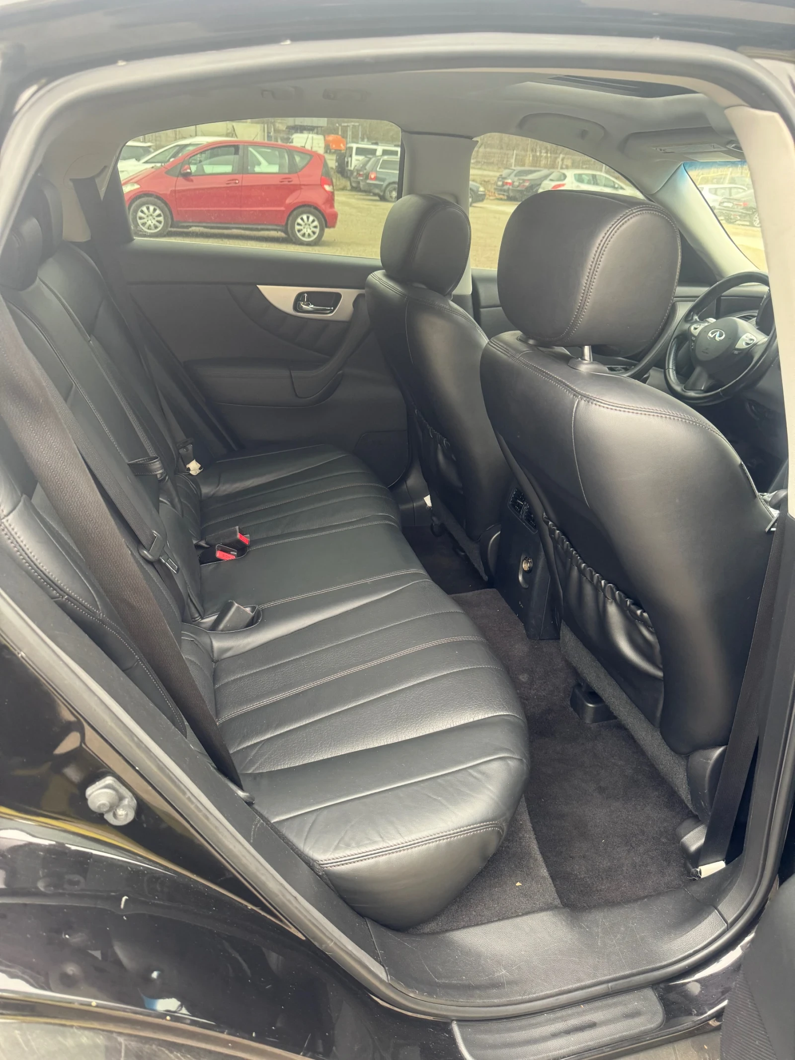 Infiniti QX70 | Mobile.bg — изображение 11