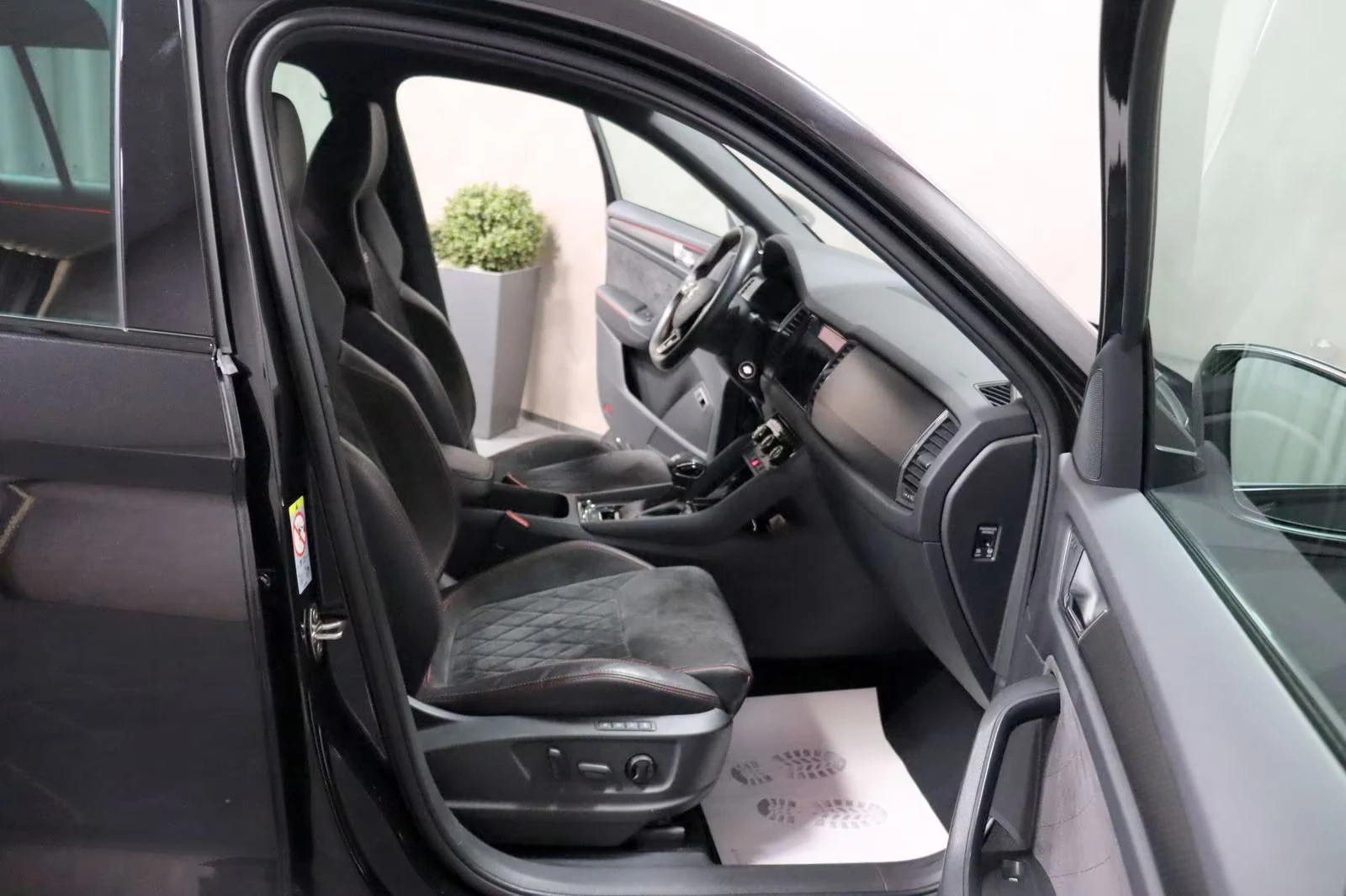 Skoda Kodiaq RS/239HP/7SEATS/CAM/VIRTUAL/LED/DCC/ALKH/701v - изображение 9