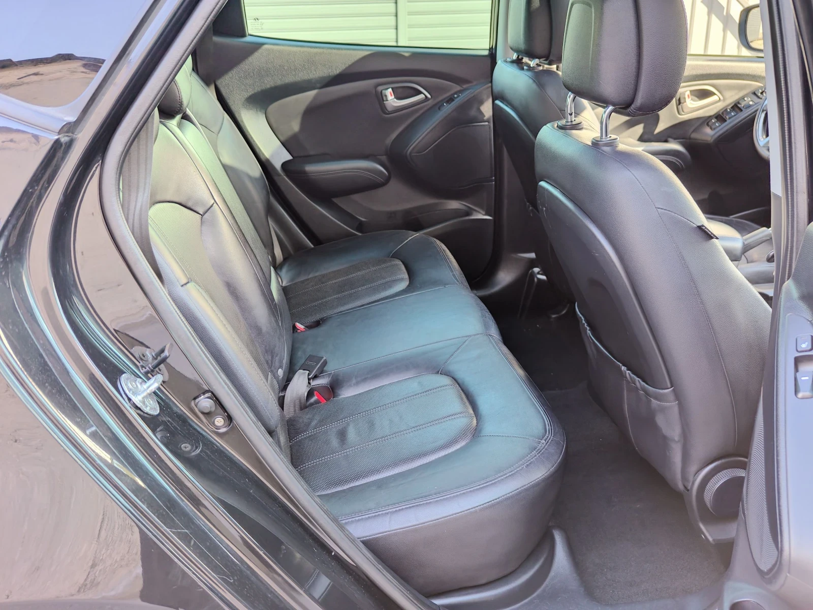 Hyundai IX35 2.0i 16v 163hp Кожа#Нави#Кейлес#Full, снимка 10 - Автомобили и джипове - 53718873