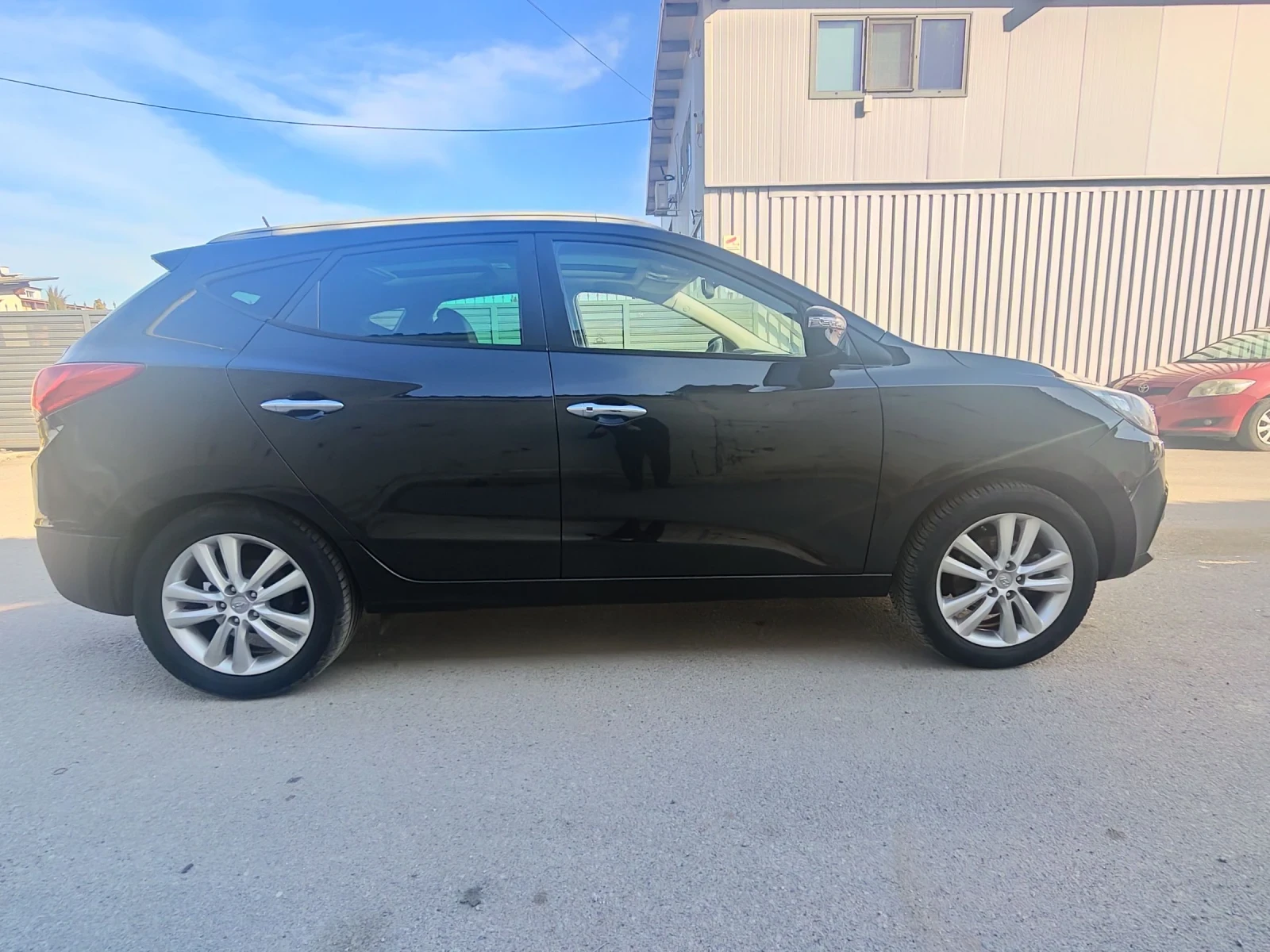 Hyundai IX35 2.0i 16v 163hp Кожа#Нави#Кейлес#Full, снимка 3 - Автомобили и джипове - 53718873