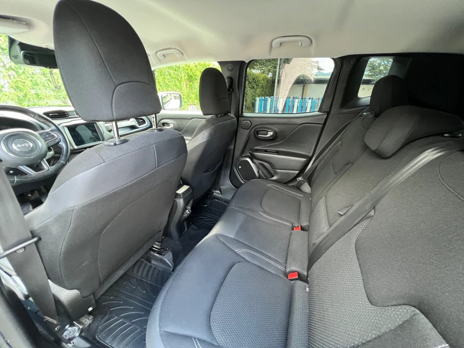 Jeep Renegade, снимка 8 - Автомобили и джипове - 54587986