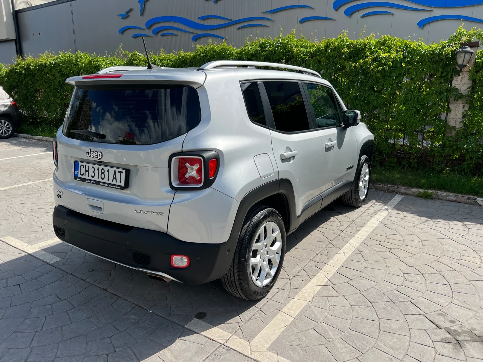 Jeep Renegade, снимка 13 - Автомобили и джипове - 54587986