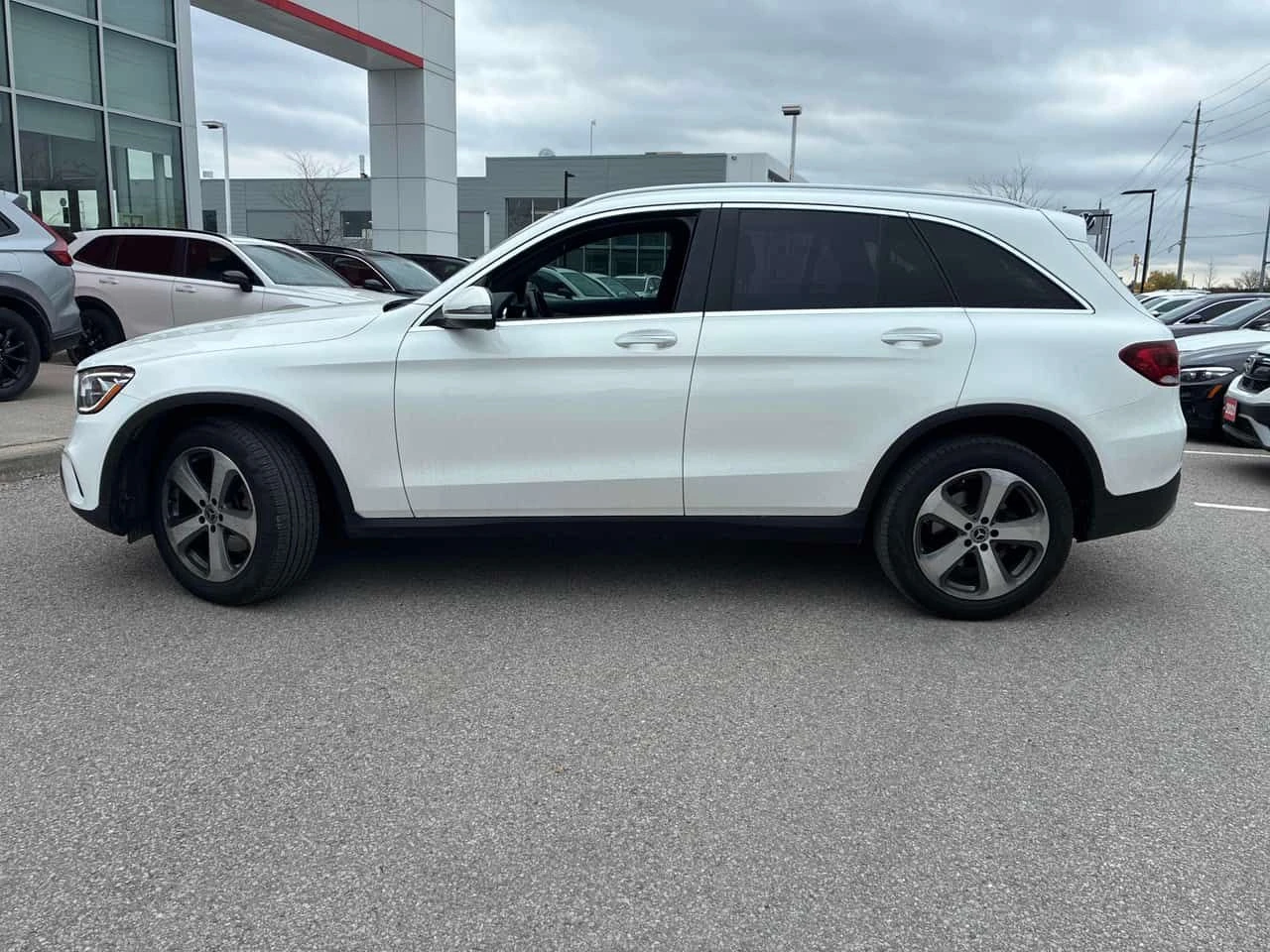 Mercedes-Benz GLC 300 * CARFAX * ПАНО * KEYLESS * КЛИПОВЕ, снимка 2 - Автомобили и джипове - 54647795