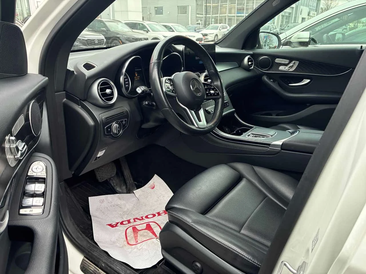 Mercedes-Benz GLC 300 * CARFAX * ПАНО * KEYLESS * КЛИПОВЕ, снимка 5 - Автомобили и джипове - 54647795