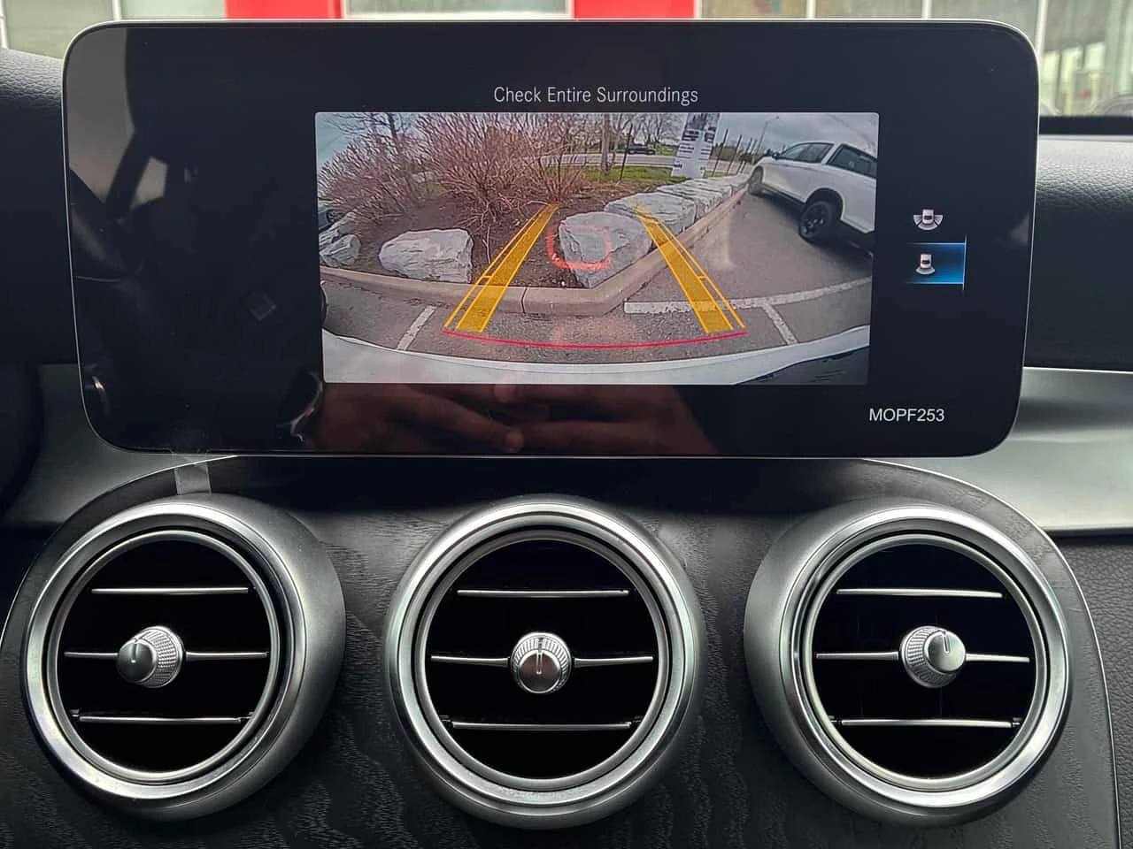 Mercedes-Benz GLC 300 * CARFAX * ПАНО * KEYLESS * КЛИПОВЕ, снимка 11 - Автомобили и джипове - 54647795
