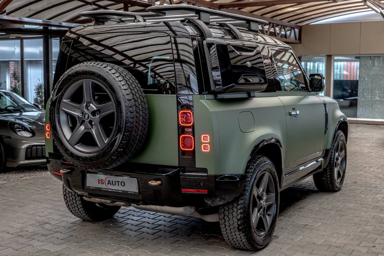 Land Rover Defender 90 Hard Top X-Dynamic SE/Камера/Meridian/, снимка 6 - Автомобили и джипове - 54655929