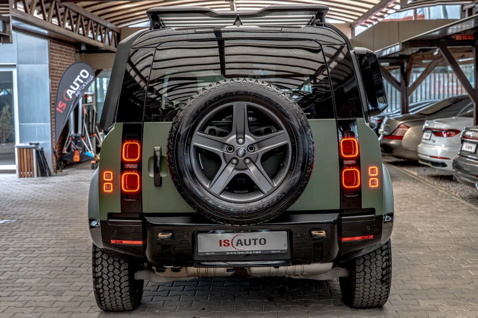 Land Rover Defender 90 Hard Top X-Dynamic SE/Камера/Meridian/, снимка 4 - Автомобили и джипове - 54655929