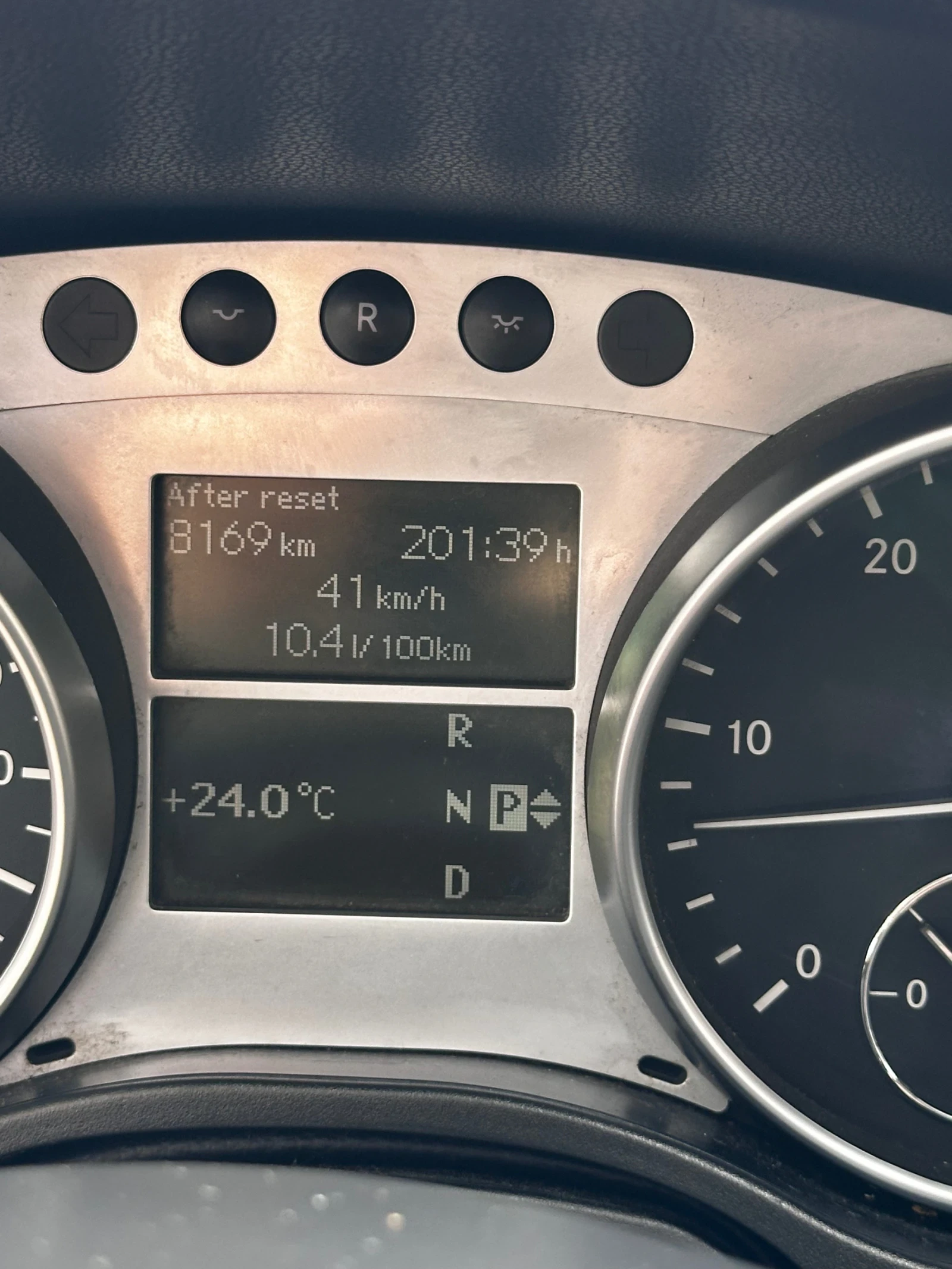 Mercedes-Benz ML 320 Всичко платено, снимка 10 - Автомобили и джипове - 55016175