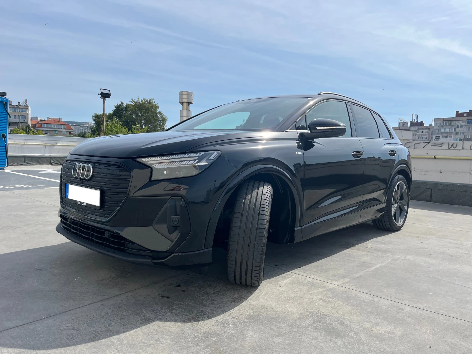 Audi Q4 S-line/82 KW/SOH 95%/HUD/ACC/MATRIX/1г гаранция, снимка 7 - Автомобили и джипове - 55894608