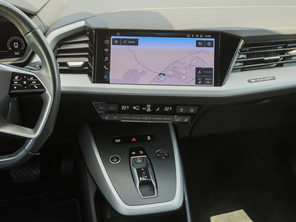 Audi Q4 S-line, снимка 6 - Автомобили и джипове - 55334281