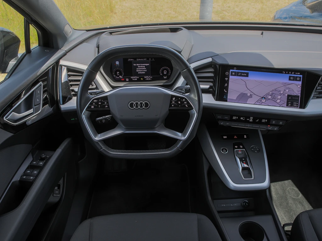 Audi Q4 S-line, снимка 5 - Автомобили и джипове - 55334281