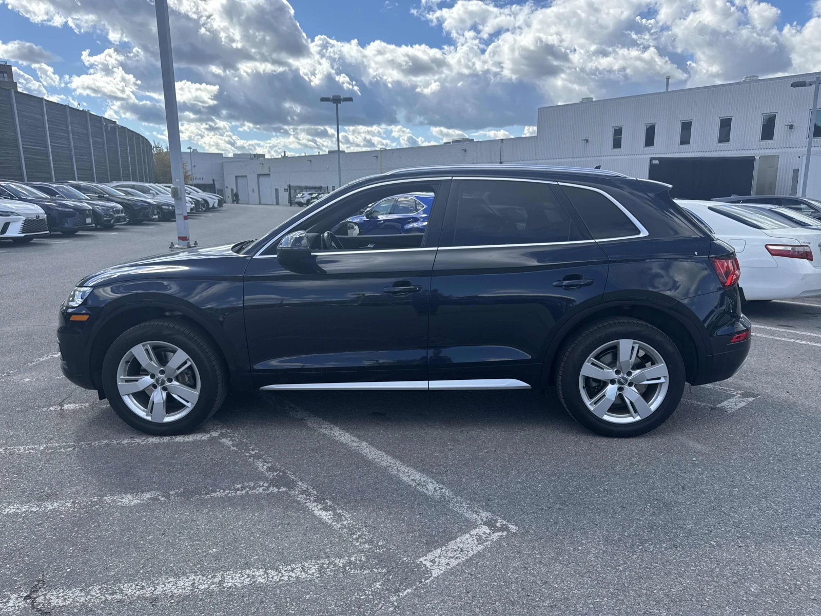 Audi Q5 Technik / 360 / B&O / Carfax / Лизинг, снимка 2 - Автомобили и джипове - 56439963