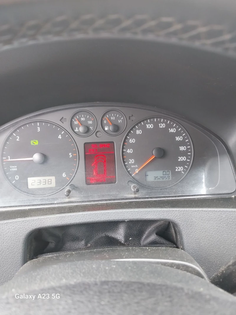 VW Caravelle 2.5, снимка 6 - Бусове и автобуси - 52620767