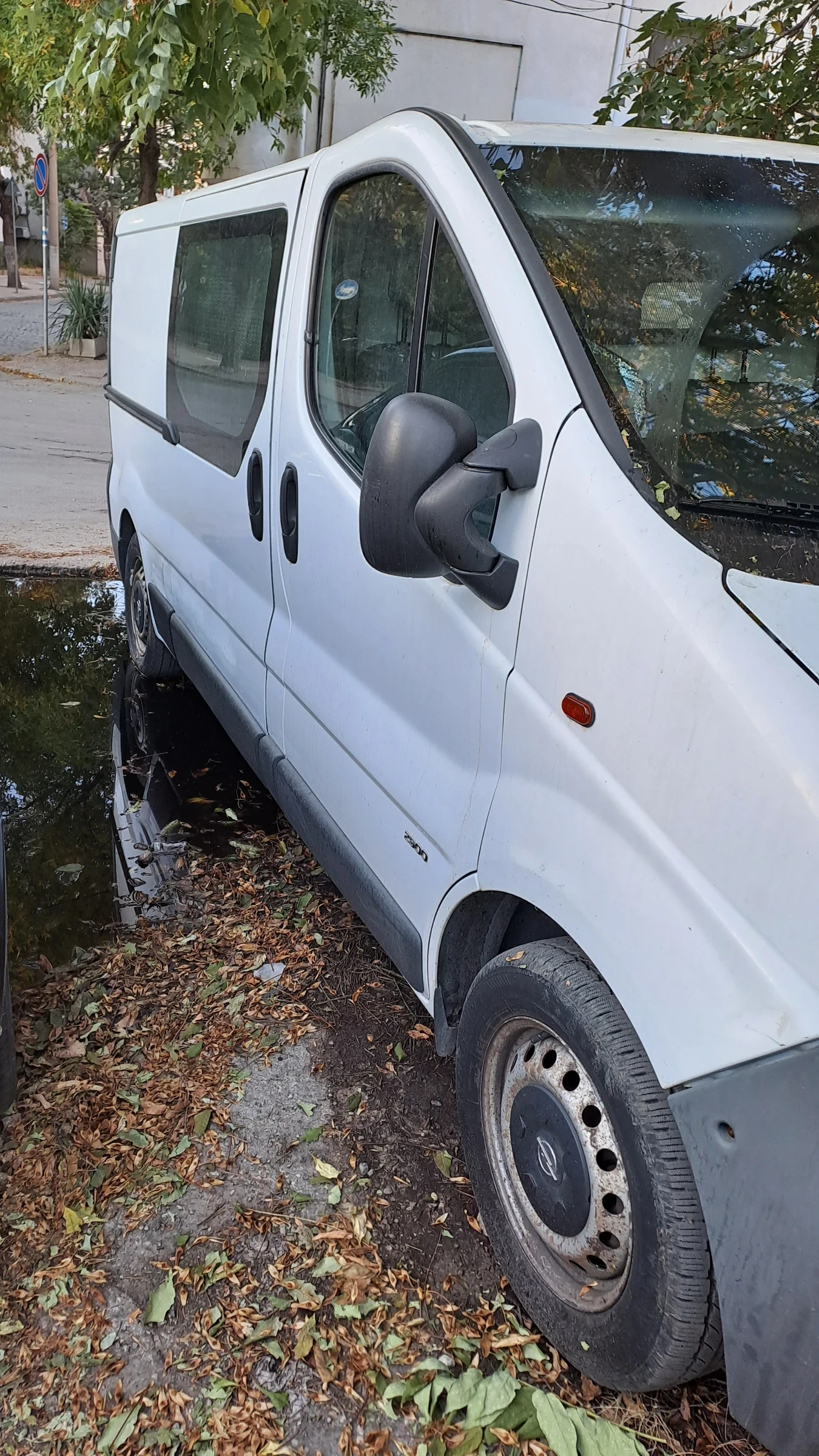 Opel Vivaro 1.9 / 90 - изображение 2