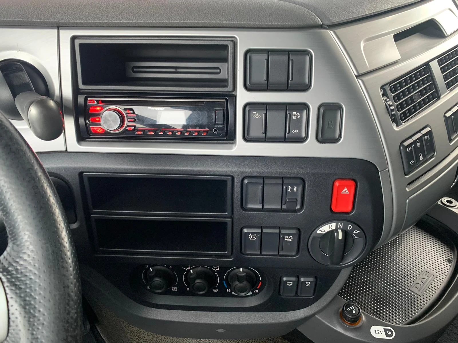 Daf FT XF 106  AUTOMATIK RETARDER KLIMATIK EVRO 6 !!! | Mobile.bg   14