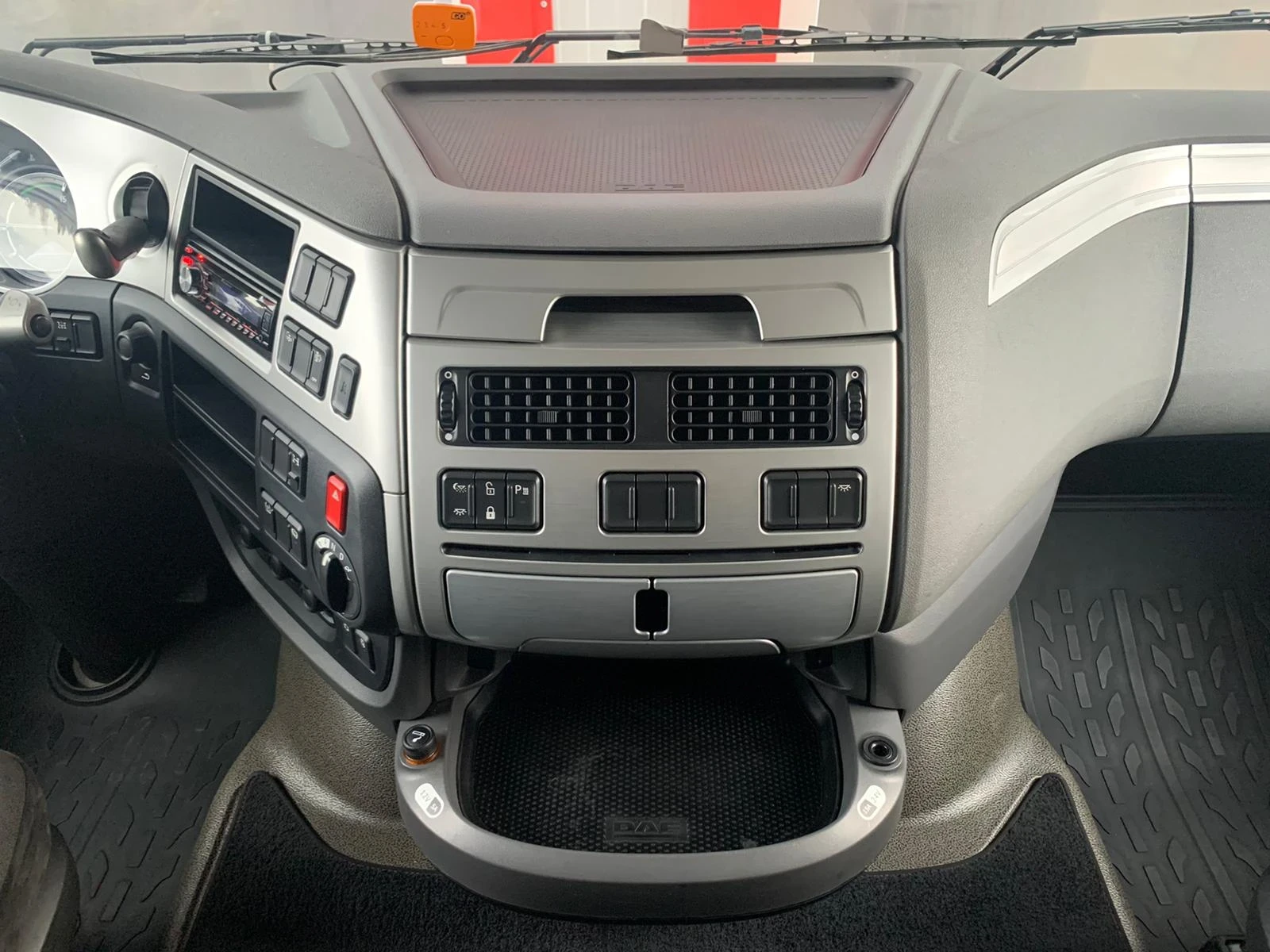 Daf FT XF 106  AUTOMATIK RETARDER KLIMATIK EVRO 6 !!! | Mobile.bg   13