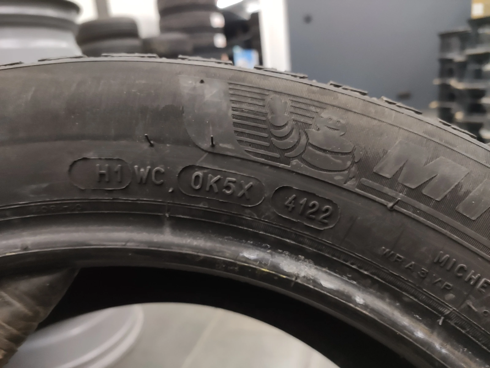 Гуми Зимни 205/55R16, снимка 5 - Гуми и джанти - 54806304