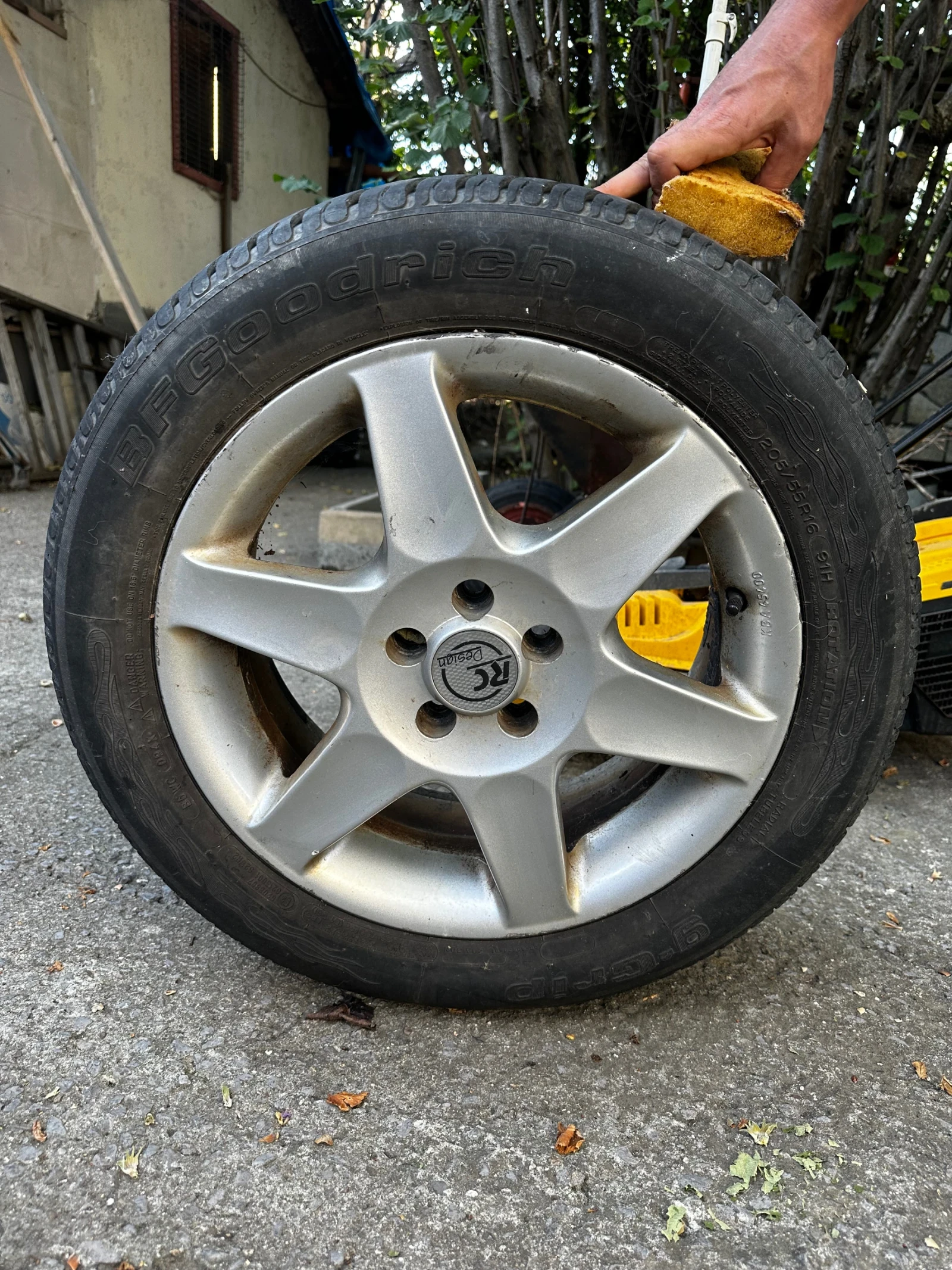 Гуми с джанти BF Goodrich 205/55R16