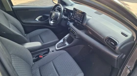 Toyota Yaris 1, 5 HEV LED NAVI CAMERA Швейцария , снимка 11