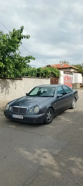 Обява за продажба на Mercedes-Benz E 220 ~Цена по договаряне - изображение 2