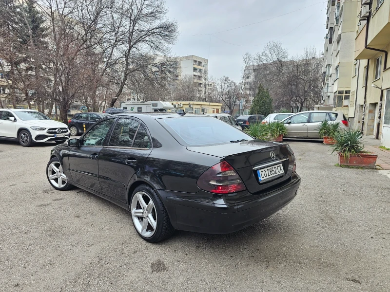 Mercedes-Benz E 220 2.2 CDI !КОЖА! * КЛИМАТРОНИК* 6СК !!ТОП!, снимка 5 - Автомобили и джипове - 49576423