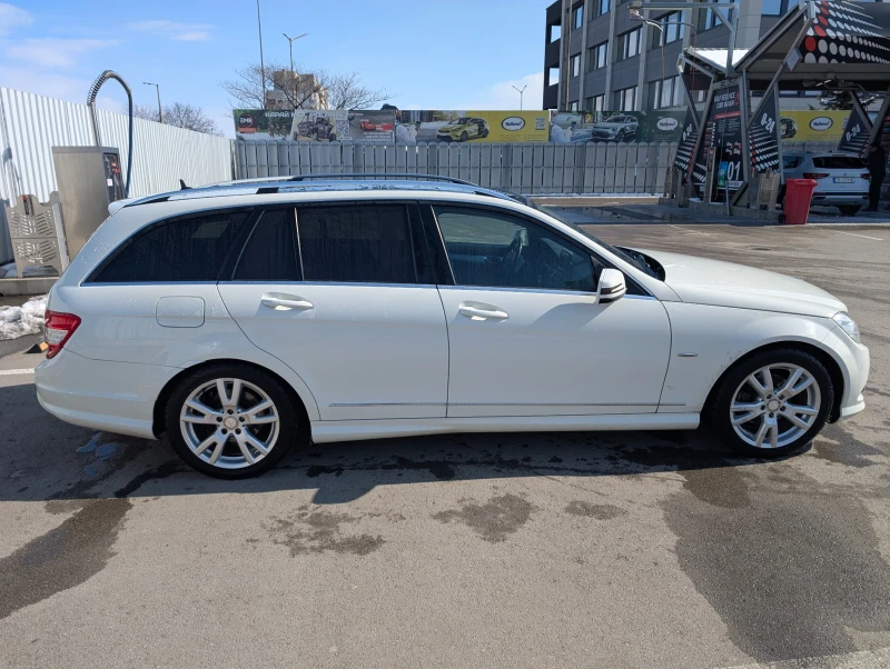 Mercedes-Benz C 220 AMG Панорама, снимка 4 - Автомобили и джипове - 49590950