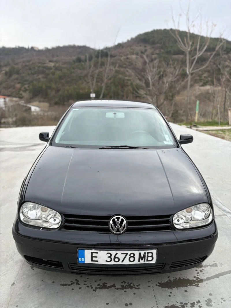 VW Golf, снимка 1 - Автомобили и джипове - 49540327