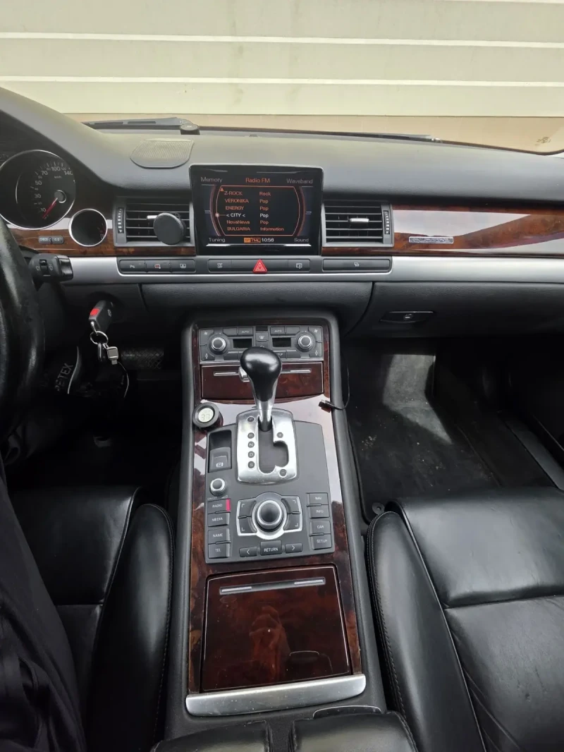 Audi A8, снимка 13 - Автомобили и джипове - 49609714