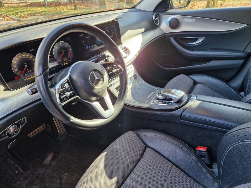 Mercedes-Benz E 220 2019 digital cockpit , снимка 12 - Автомобили и джипове - 52664787
