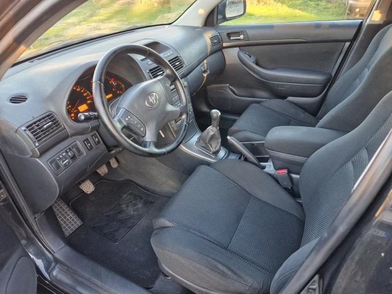 Toyota Avensis 2.0D4D, 116кс, 05г, Италия-БЕЗ РЪЖДИ , снимка 8 - Автомобили и джипове - 52573177