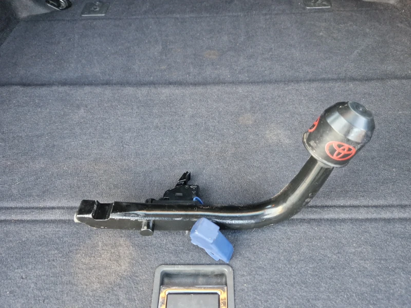 Toyota Avensis 2.0D4D, 116кс, 05г, Италия-БЕЗ РЪЖДИ , снимка 15 - Автомобили и джипове - 52573177