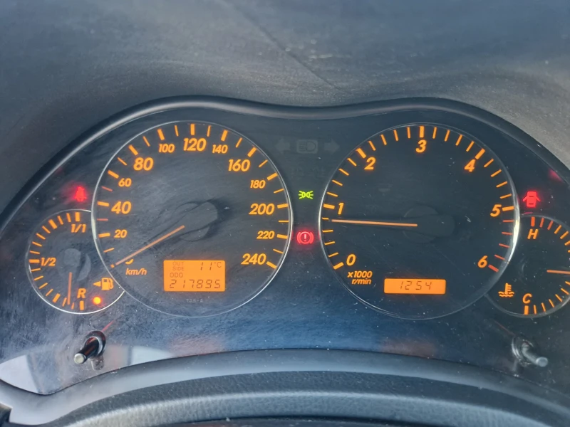 Toyota Avensis 2.0D4D, 116кс, 05г, Италия-БЕЗ РЪЖДИ , снимка 13 - Автомобили и джипове - 52573177