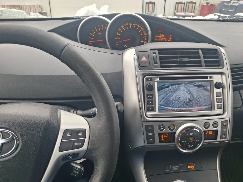Toyota Verso 1.6 Active Navi Camera, снимка 9 - Автомобили и джипове - 53143867