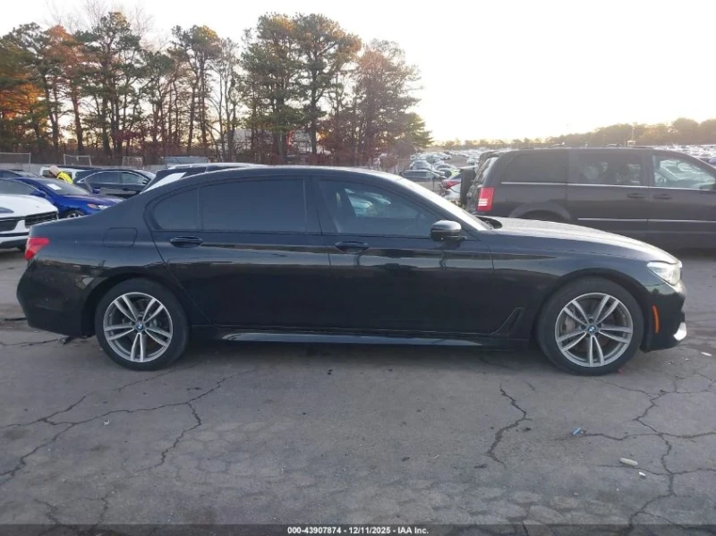 BMW 750 i XDRIVE, снимка 12 - Автомобили и джипове - 53205733