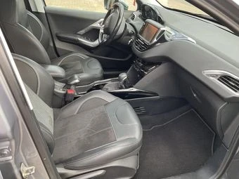 Peugeot 2008 АВТОМАТИК, снимка 11 - Автомобили и джипове - 53074736
