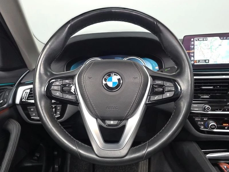 BMW 520 2.0 Automatic, снимка 9 - Автомобили и джипове - 55475571