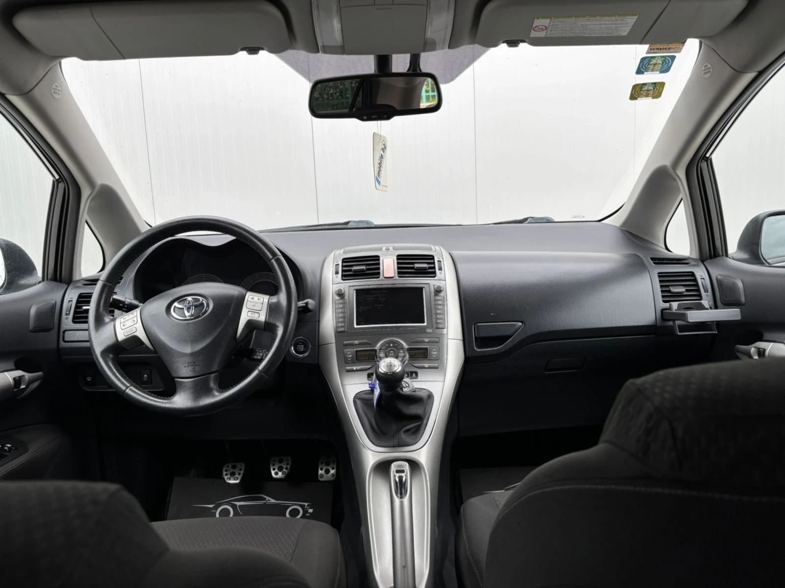 Toyota Auris 2.2 D-CAT/177 к.с./НАВИ/УНИКАЛНА - изображение 10