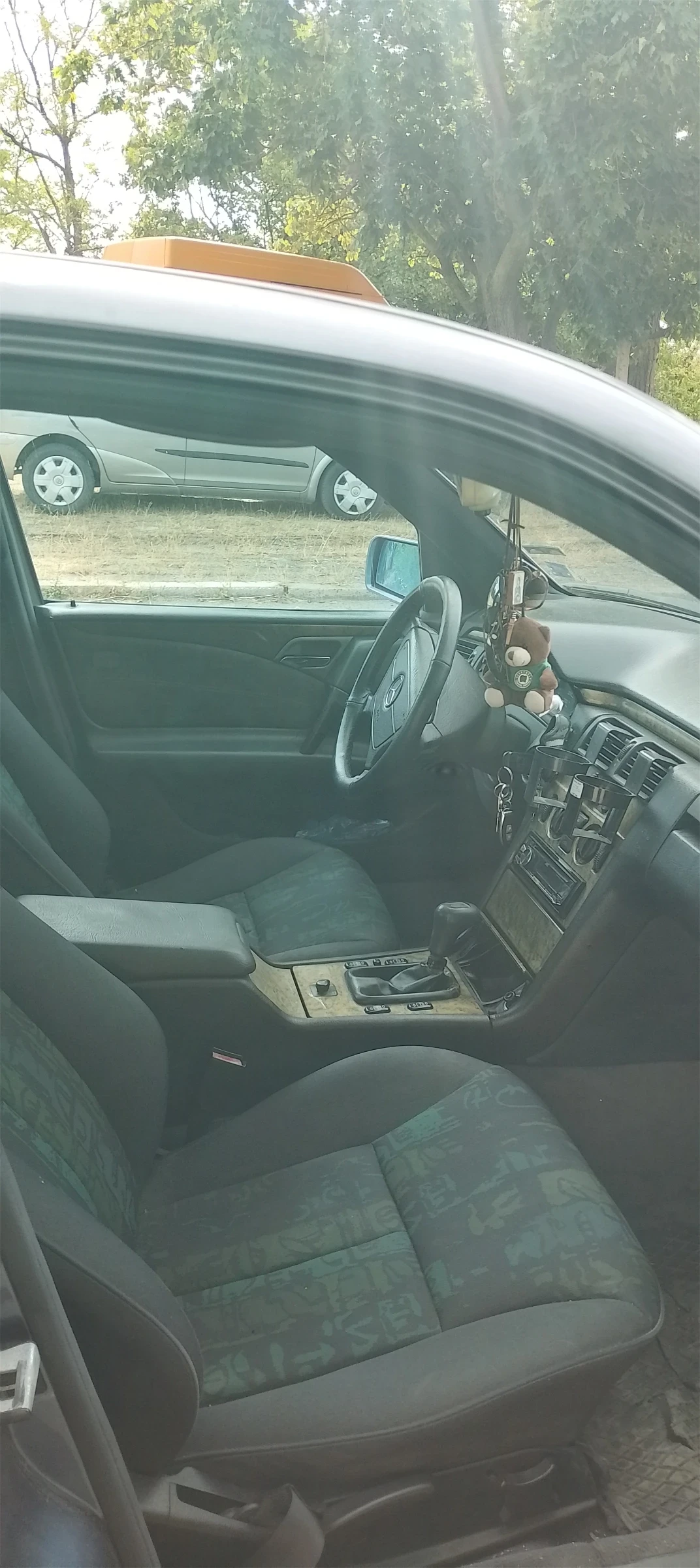 Mercedes-Benz E 220  - изображение 7