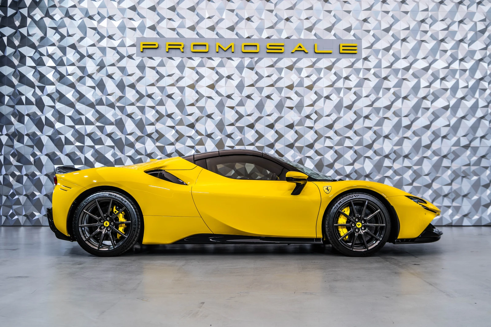 Ferrari SF 90 Spider Giallo Modena - изображение 6
