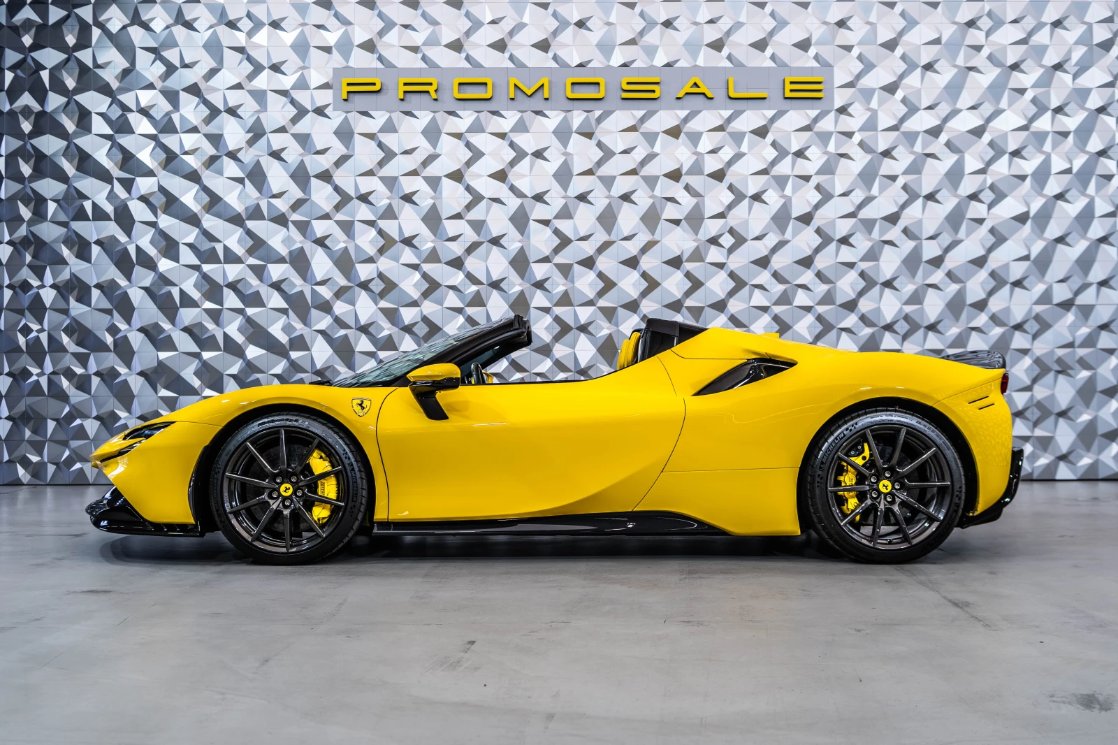 Ferrari SF 90 Spider Giallo Modena - изображение 3